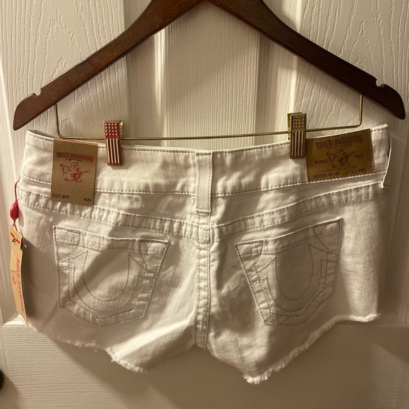 True Religion Cut-off Short - Picture 4 of 5